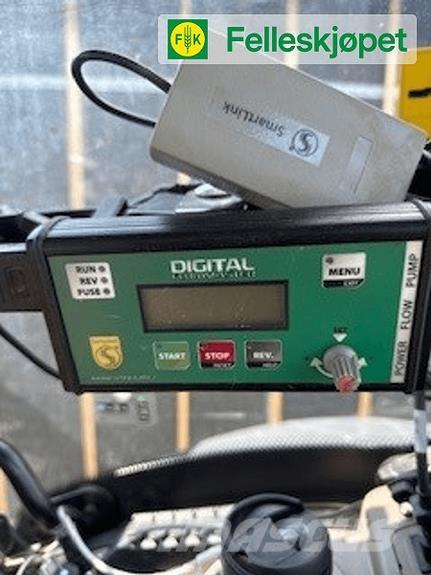 John Deere F440R Prese/balirke za rolo bale