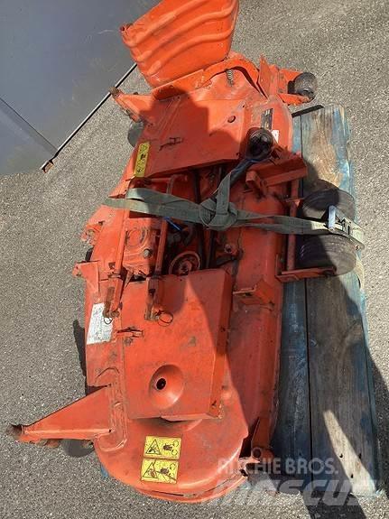 Kubota B2100 Traktori