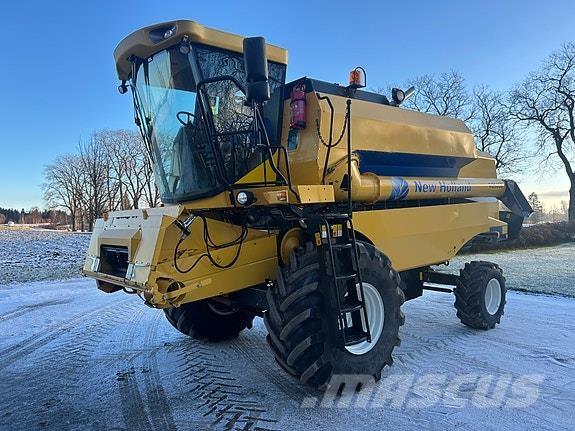 New Holland TC5050 Kombajni