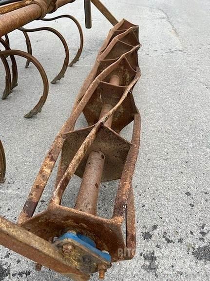 Potila 370 Ostale mašine i priključci za obradu tla