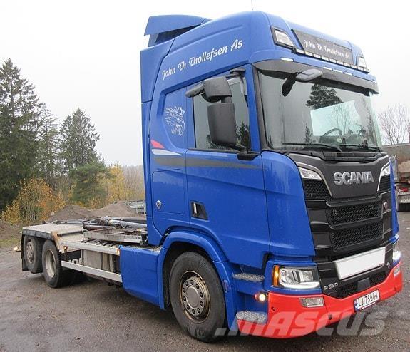 Scania R520 6x2*4 Kamioni za podizanje kablova