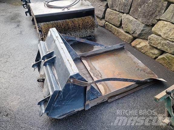 Schäffer 222S Skid steer mini utovarivači