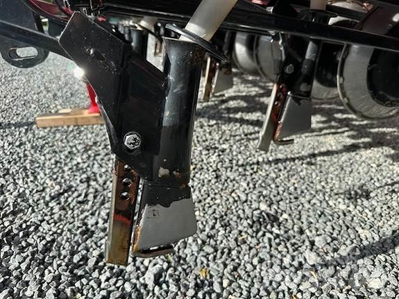 Simulta 2500LB Rasturači mineralnog đubriva