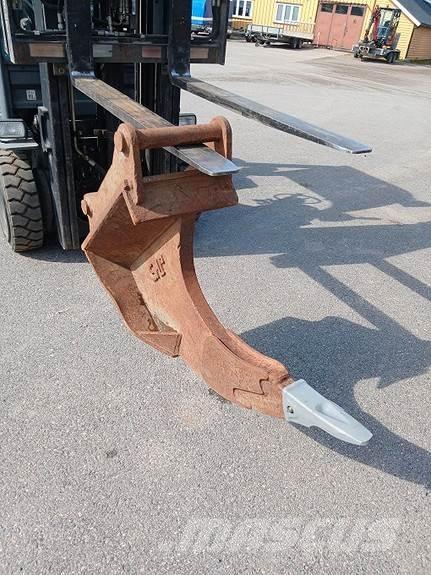 SMP S 50 ripper Ostale komponente za građevinarstvo