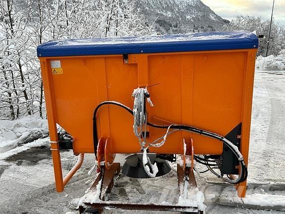  Traxos S15 VEP-490 Posipači soli i peska