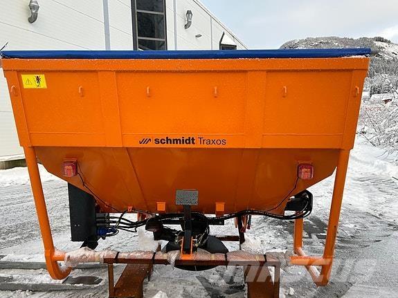  Traxos S15 VEP-490 Posipači soli i peska