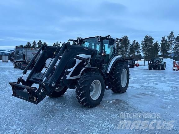 Valtra A105H Traktori