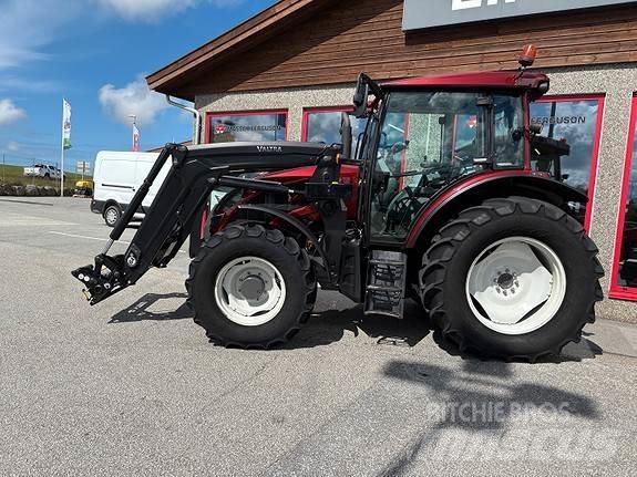 Valtra A114 Traktori