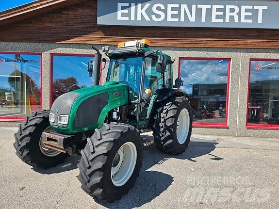 Valtra A92 Traktori