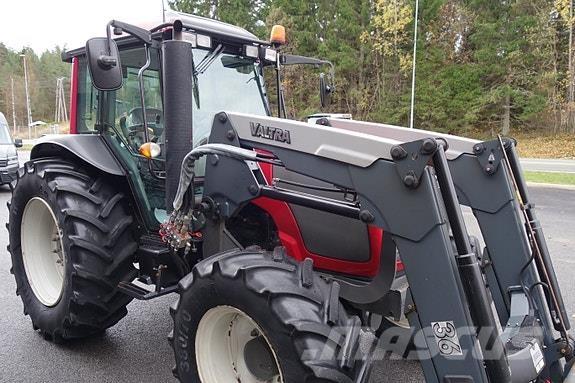 Valtra A93 Traktori