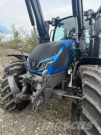 Valtra G135V Traktori