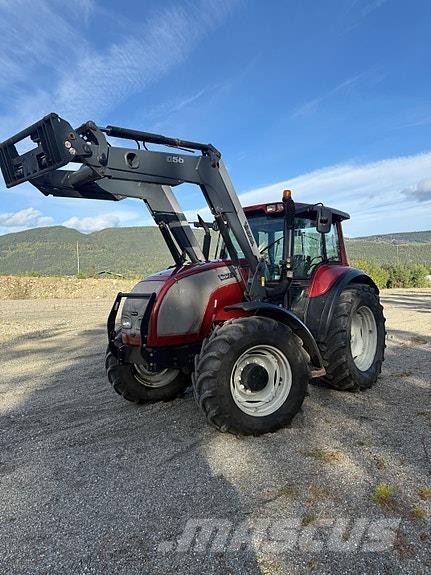Valtra M150 Traktori