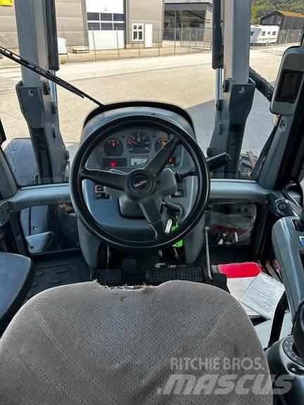 Valtra N 121 Traktori