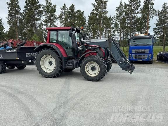 Valtra N122 Traktori