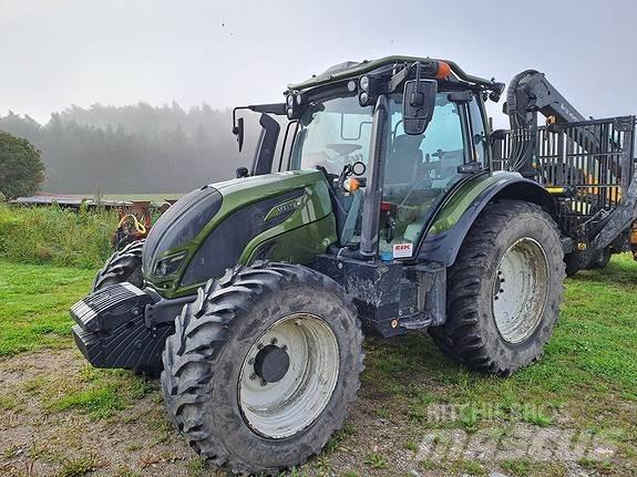 Valtra N154eA Traktori