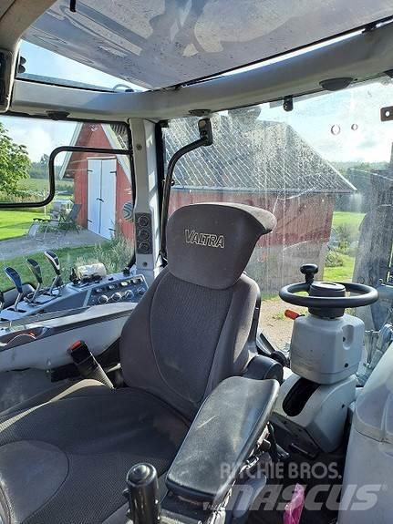 Valtra N154eA Traktori