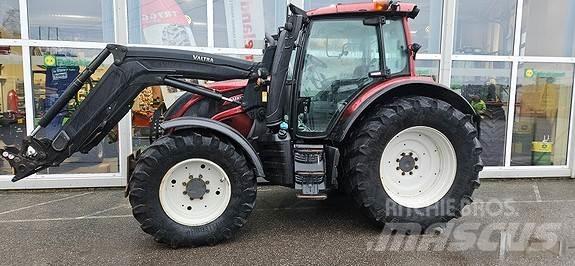 Valtra N174 Traktori
