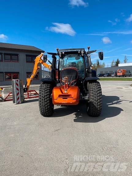 Valtra N175D Traktori
