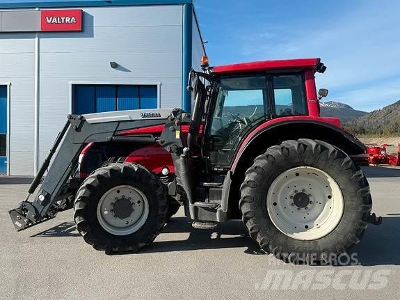 Valtra T 213 V Traktori