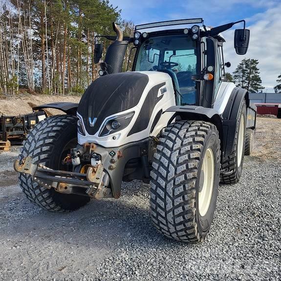 Valtra T174D Traktori