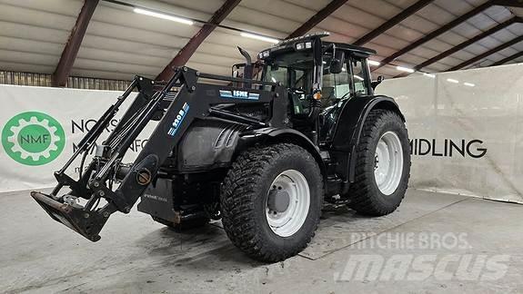 Valtra T182 Traktori