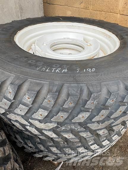 Valtra T190 Traktori