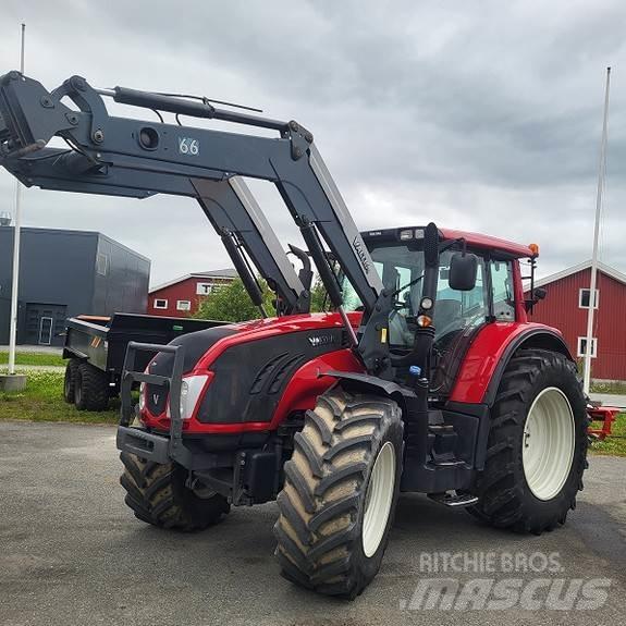 Valtra T213 VERSU Traktori