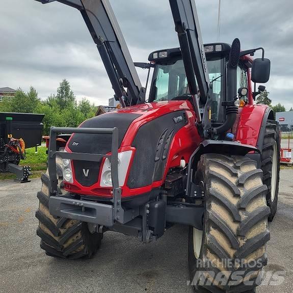 Valtra T213 VERSU Traktori