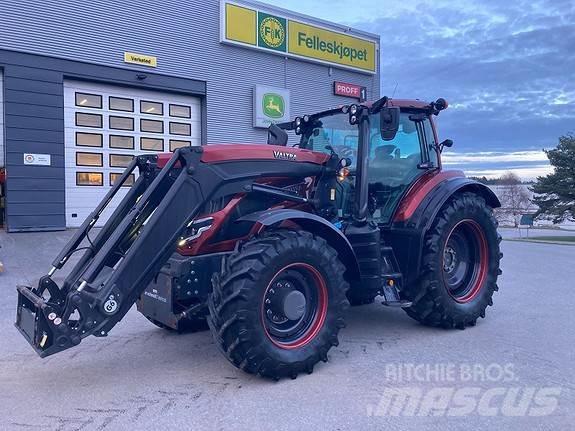 Valtra T235 Traktori