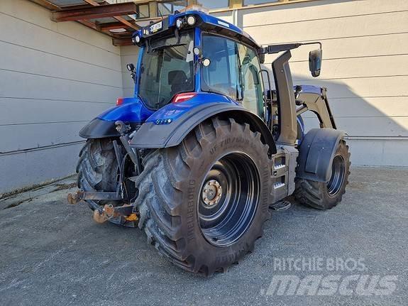 Valtra T235 Traktori