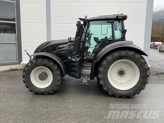 Valtra T235D Traktori