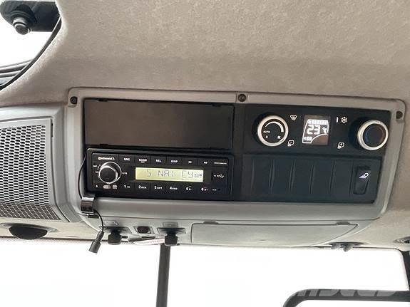 Valtra T235D Traktori