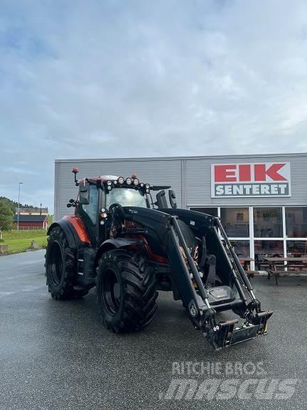 Valtra T235D Traktori