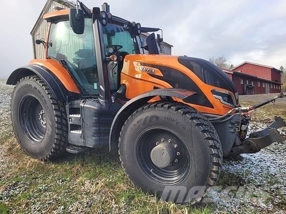 Valtra T255 Traktori