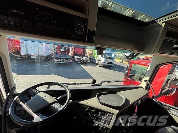 Volvo  Kamioni za podizanje kablova