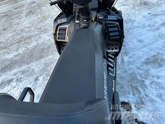 Yamaha Viking 5 Motorne sanke