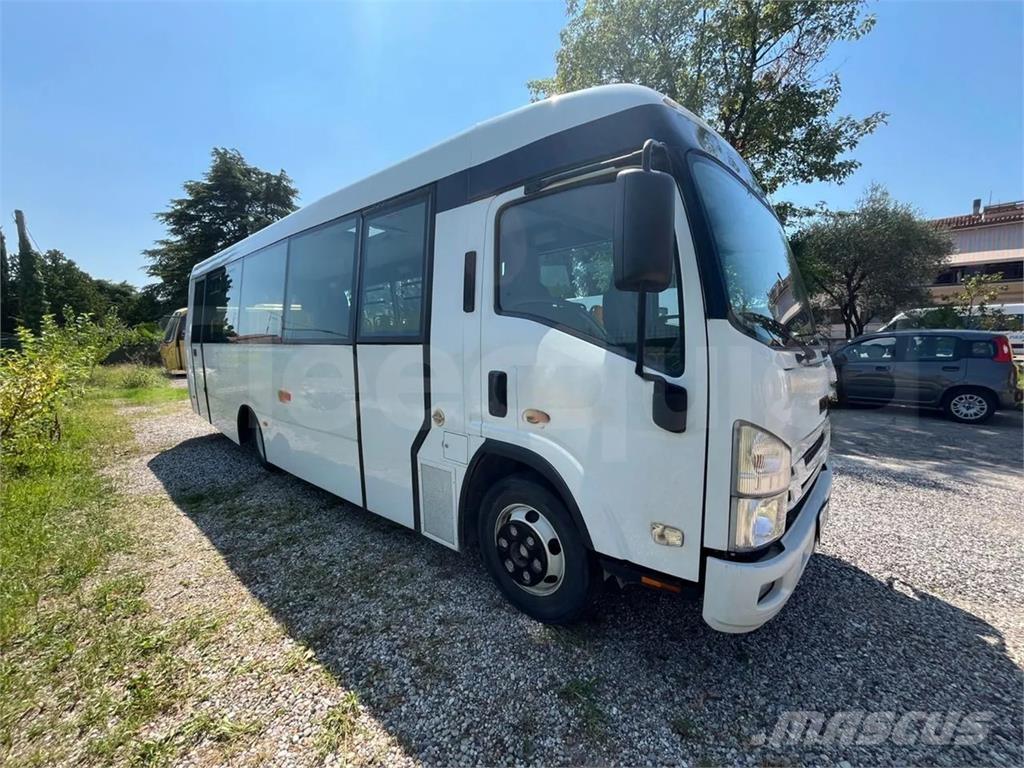 Isuzu P65 Putnički autobusi
