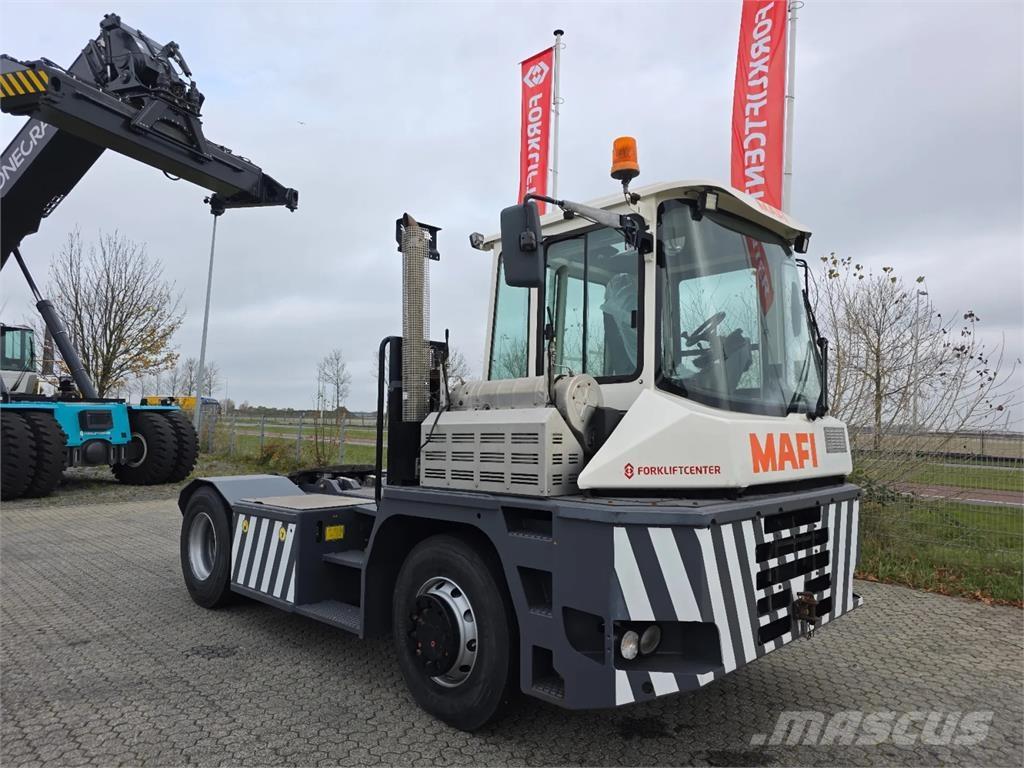 Mafi R332 4x4 Terminalni tegljači