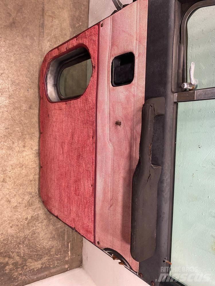 Peterbilt  Ostale kargo komponente
