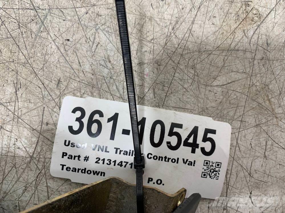 Volvo VNL Ostale kargo komponente