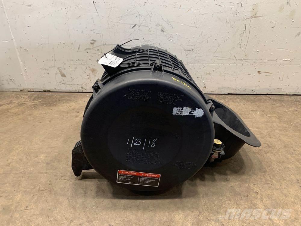 Volvo VNL Ostale kargo komponente