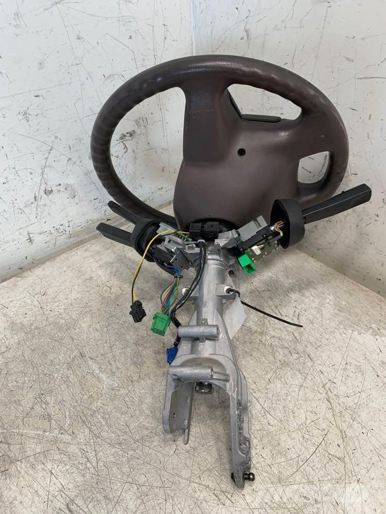 Volvo VNL Ostale kargo komponente