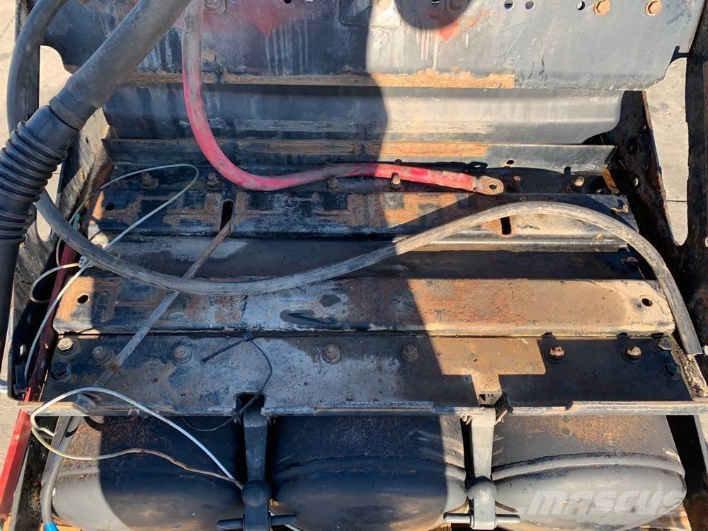 Volvo VNL Ostale kargo komponente