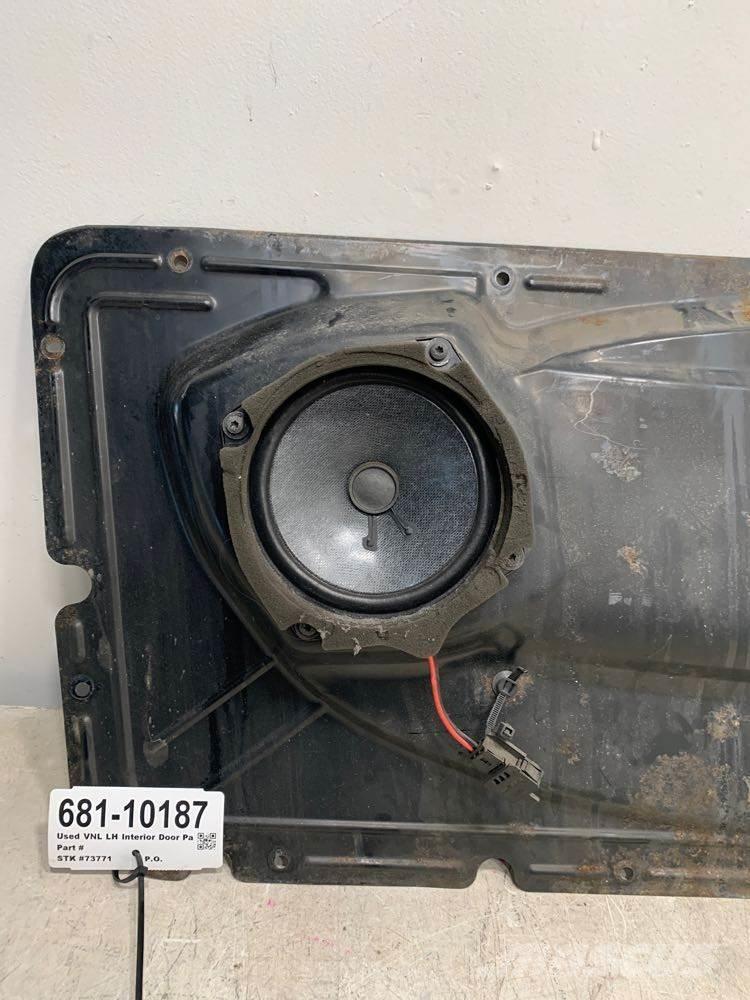 Volvo VNL Ostale kargo komponente