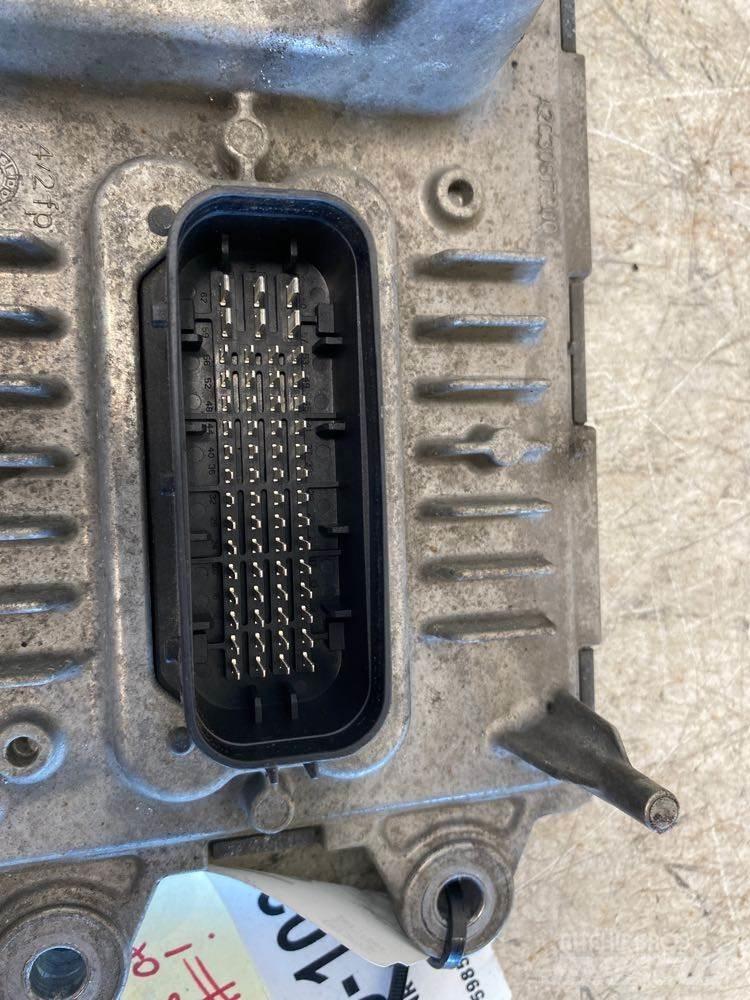 Volvo VNR Ostale kargo komponente