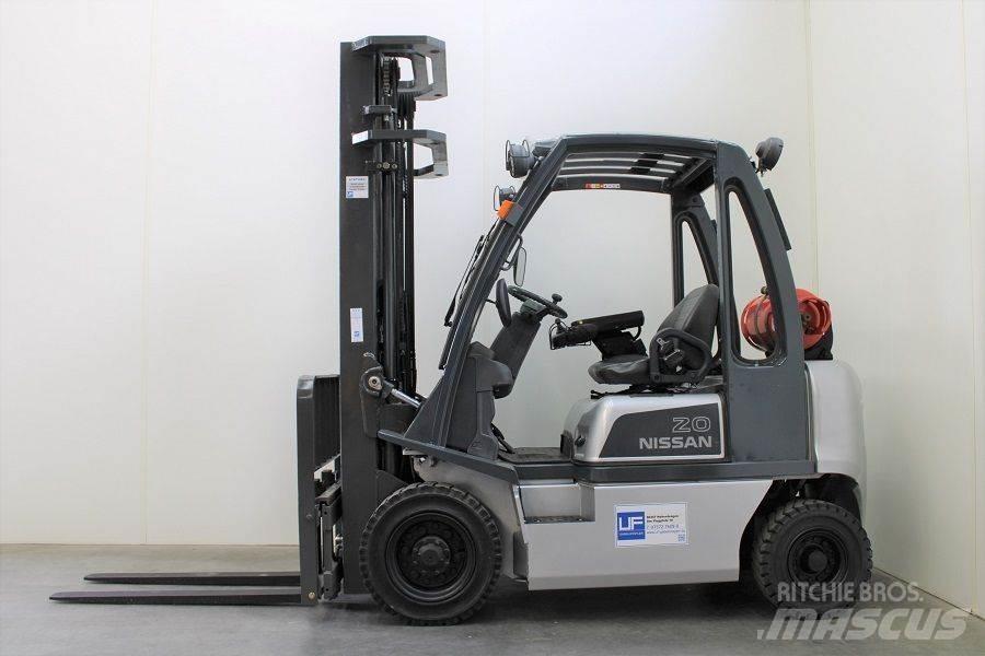 Nissan U1D2A20LQ Plinski viljuškari