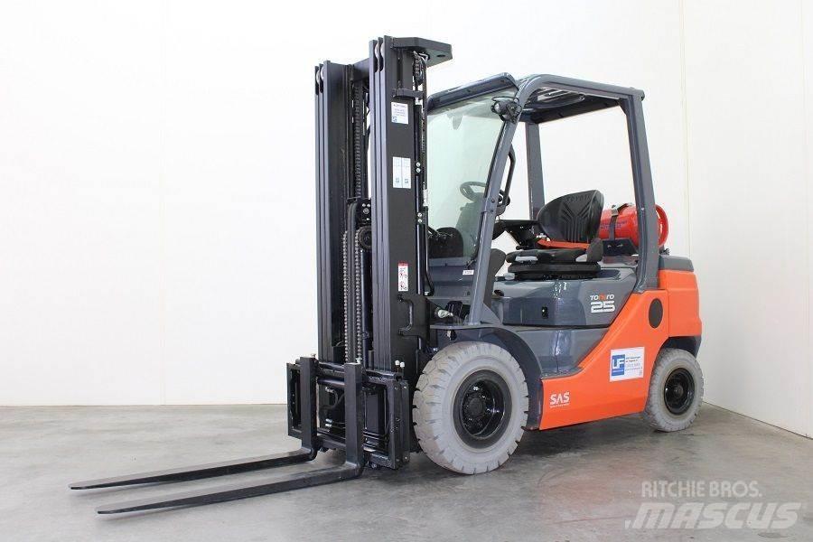 Toyota 02-8FGF25 Plinski viljuškari