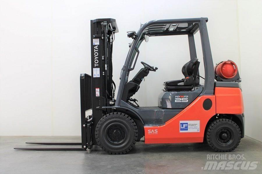 Toyota 02-8FGF25 Plinski viljuškari