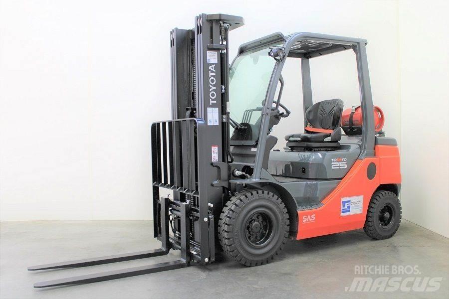 Toyota 02-8FGF25 Plinski viljuškari