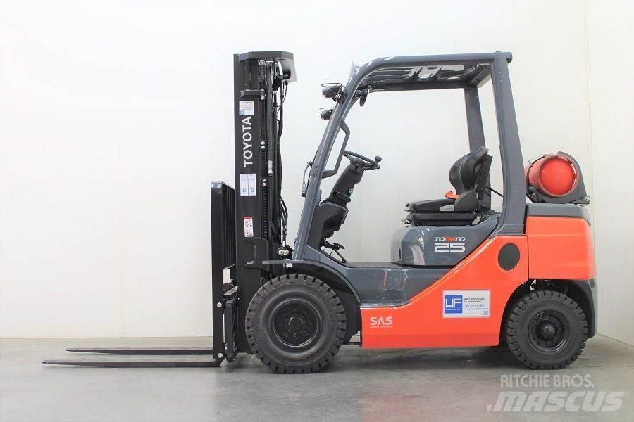 Toyota 02-8FGF25 Plinski viljuškari